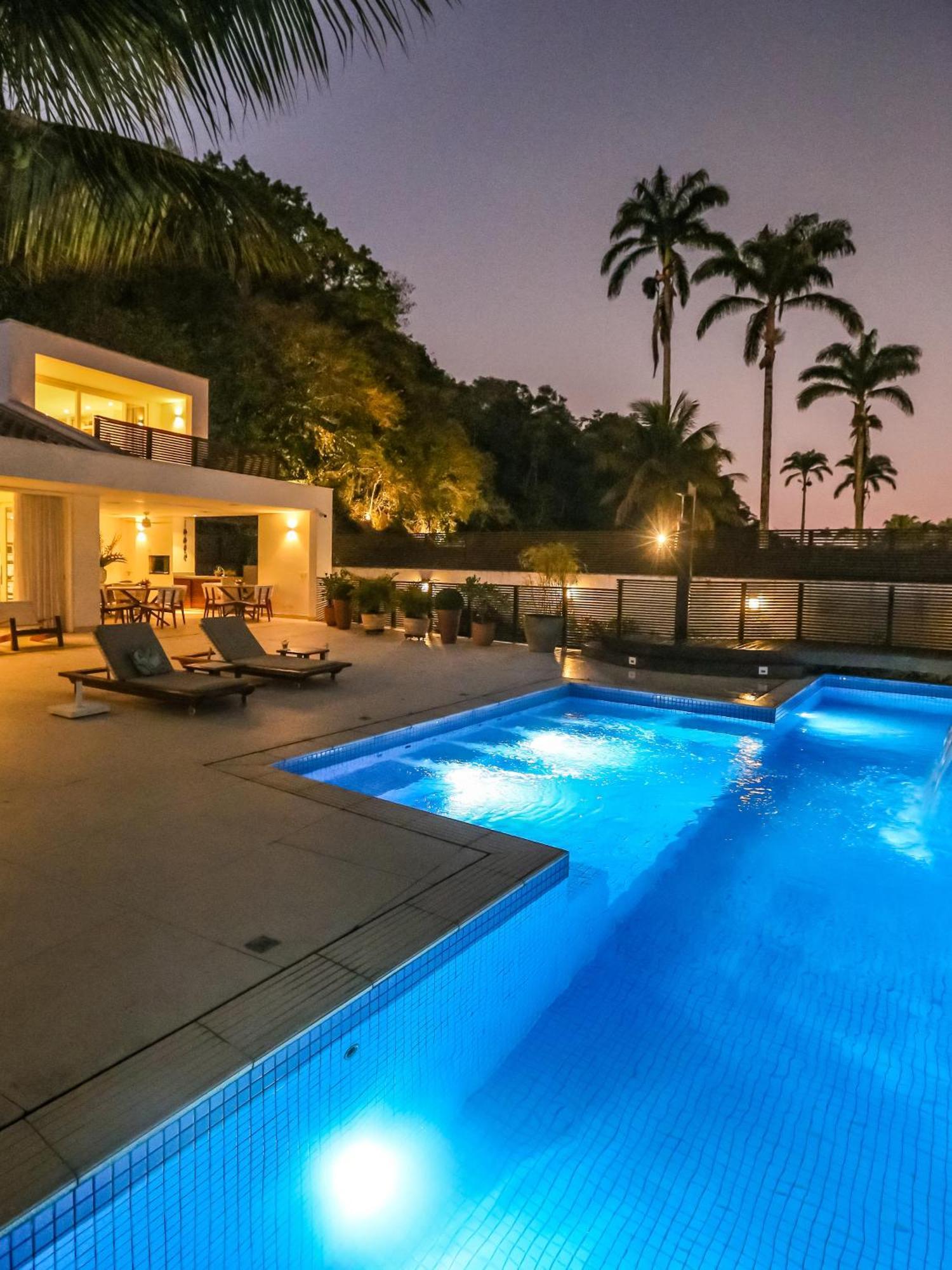 Tropical Contemporary Suites パラチ エクステリア 写真